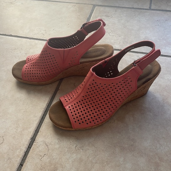 Coral Open Toed Wedge Sandal Heels - Picture 6 of 7